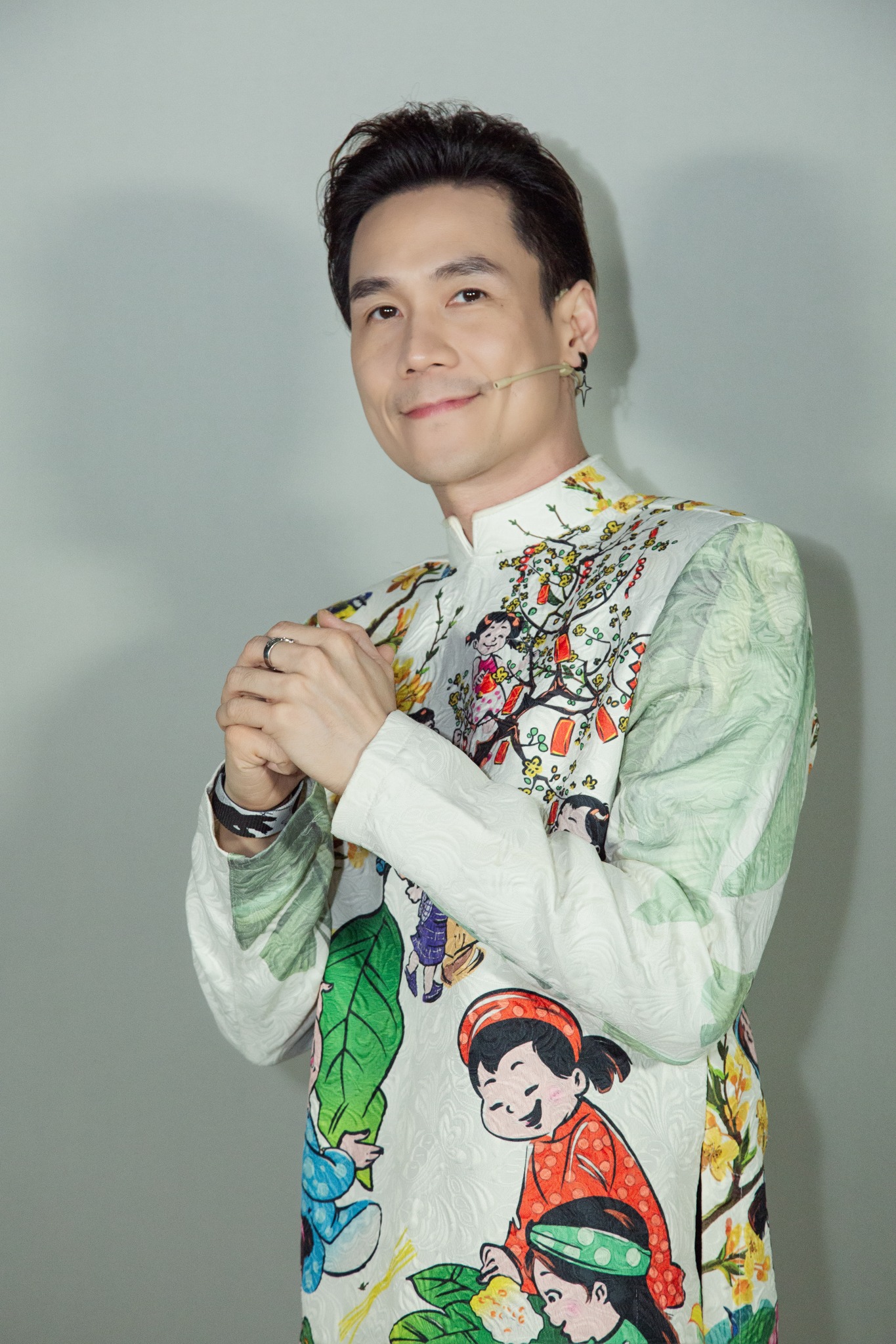 Đến cuối tháng 1/2026, tên tuổi Khánh Phương tiếp tục xuất hiện trên mặt báo theo chiều hướng tiêu cực (Ảnh: FBNV)