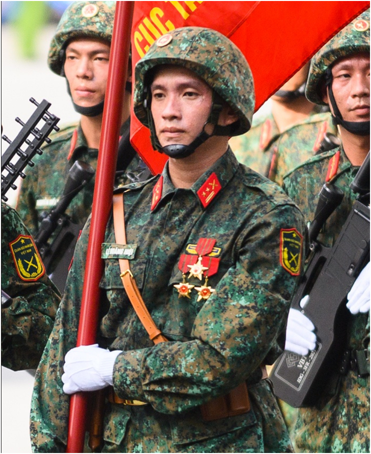   Thượng úy Lê Hoàng Hiệp tại Lễ diễu binh, diễu hành kỷ niệm 80 năm Cách mạng Tháng Tám thành công và Quốc khánh 2/9. Ảnh: Trung Lê.  