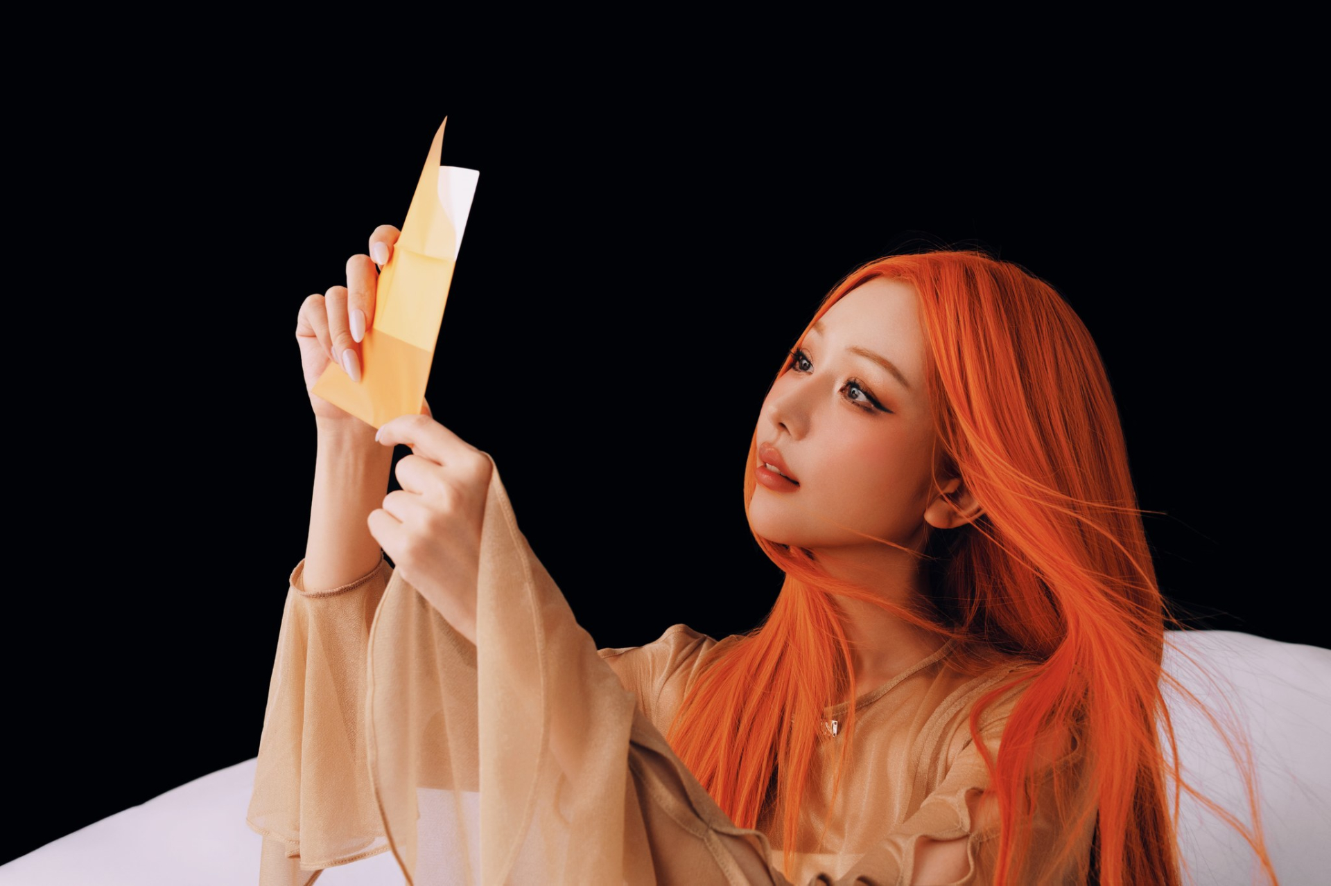 Vào tháng 10 năm 2025, cái tên Min một lần nữa trở thành tâm điểm chú ý khi ca khúc Vì Yêu Cứ Đâm Đầu bất ngờ