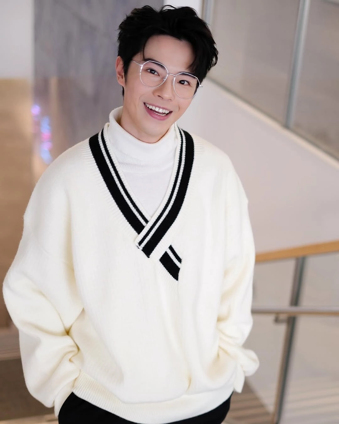 Nam diễn viên duy nhất đóng 65 tập phim trong 5 ngày: Làm việc 20 tiếng mỗi ngày, siêu nhân cũng phải gọi bằng điện thoại