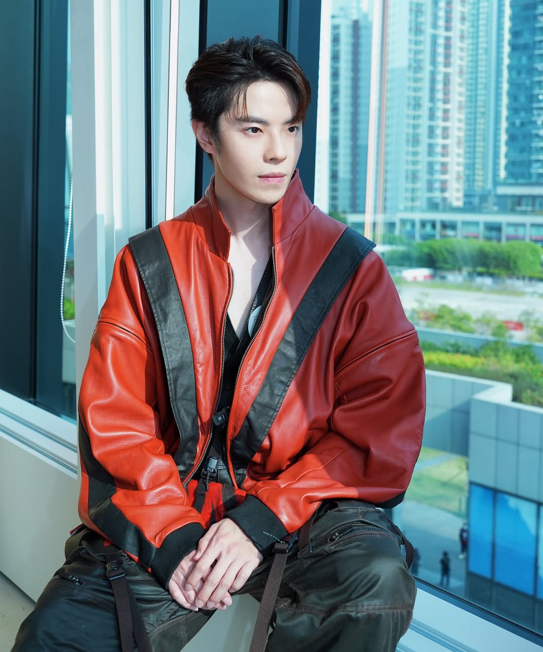 Nam diễn viên duy nhất đóng 65 tập phim trong 5 ngày: Làm việc 20 tiếng mỗi ngày, siêu nhân cũng phải gọi bằng điện thoại