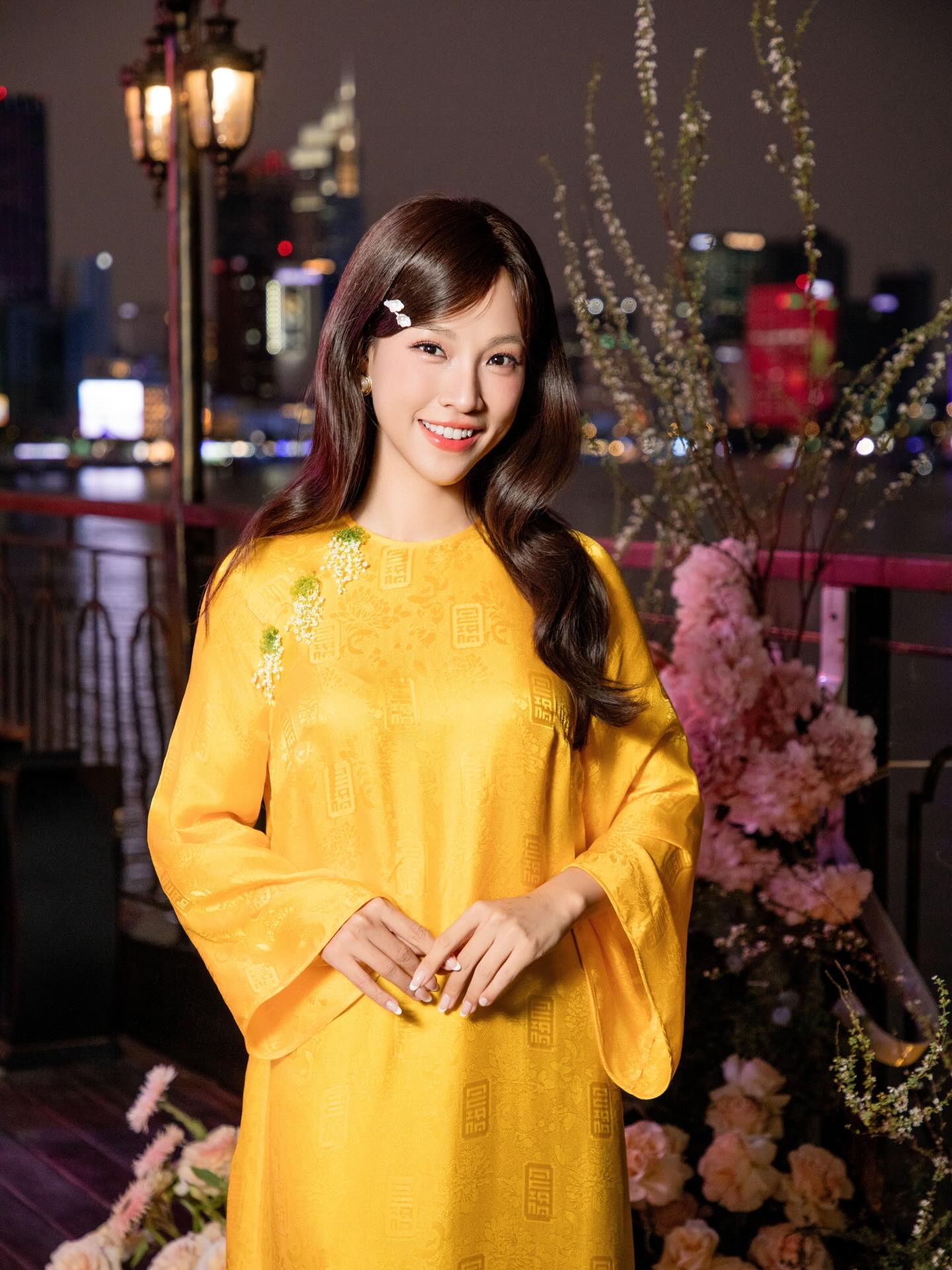 Hoàng Oanh lâu rồi mới xuất hiện, bỗng lộ một thứ giả ơi là giả!