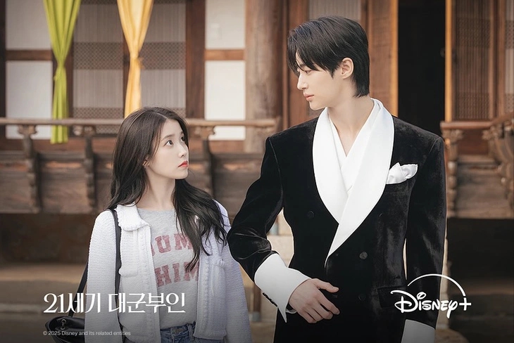 Ngắm nữ thừa kế đẹp nhất Hàn Quốc như được rửa mắt trăm lần: Nhan sắc danh môn khuê các, mặc gì cũng sang ngút trời