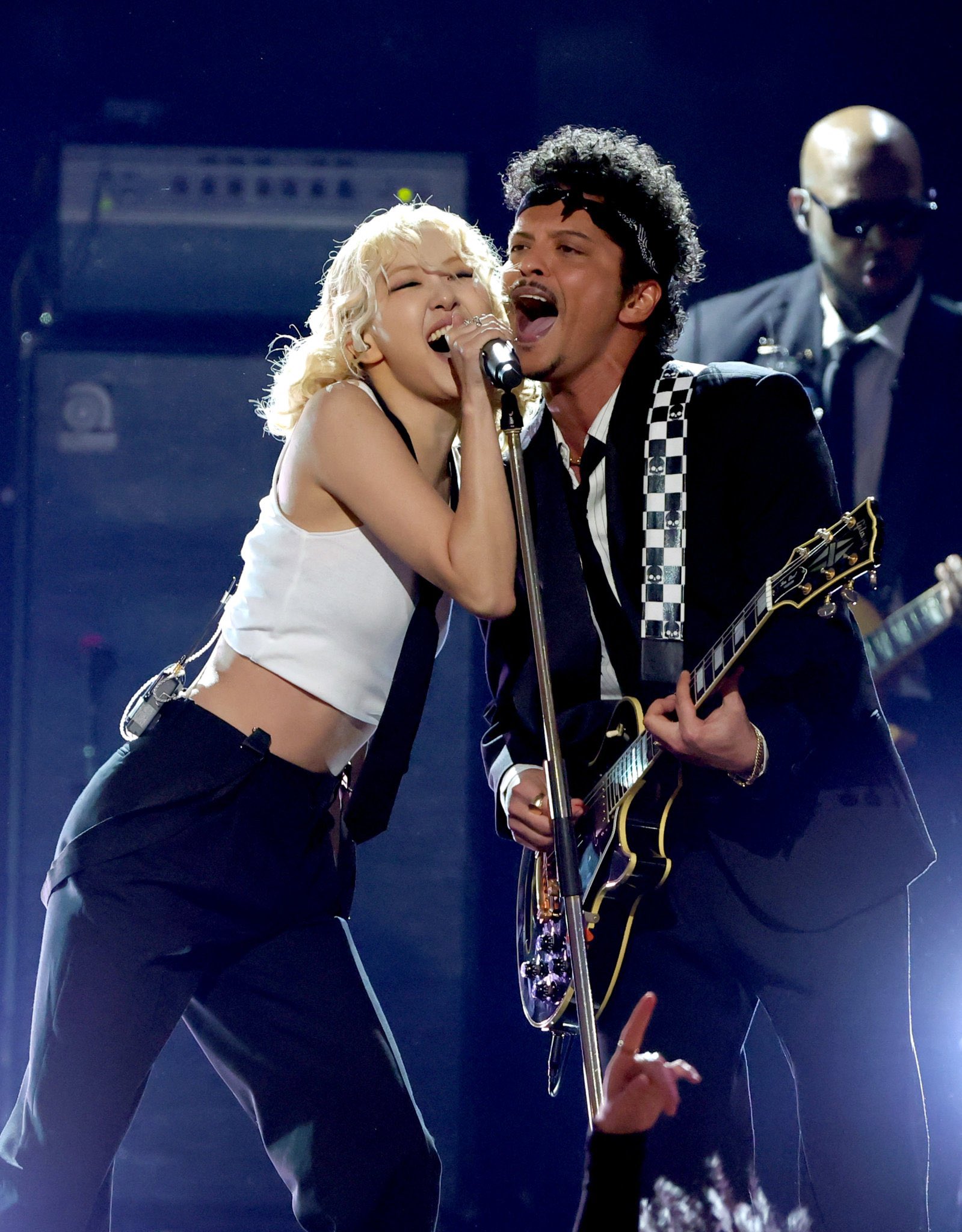 APT. của Rosé kết hợp cùng Bruno Mars - ca khúc từng được kỳ vọng cao trước thềm lễ trao giải lại gây tiếc nuối khi không mang về chiến thắng nào (Ảnh: X)