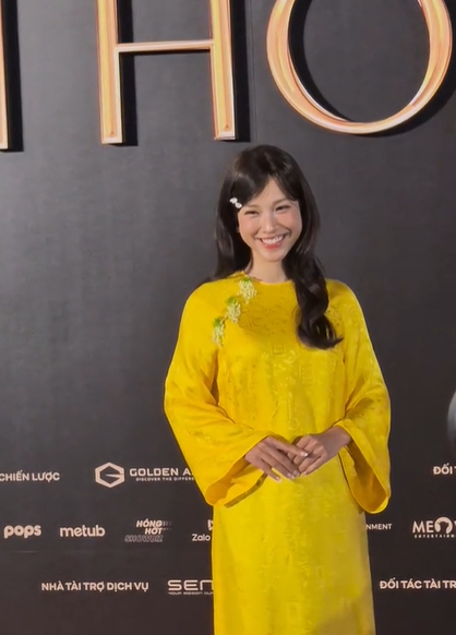 MC Hoàng Oanh xuất hiện rạng rỡ tại một lễ trao giải vừa qua