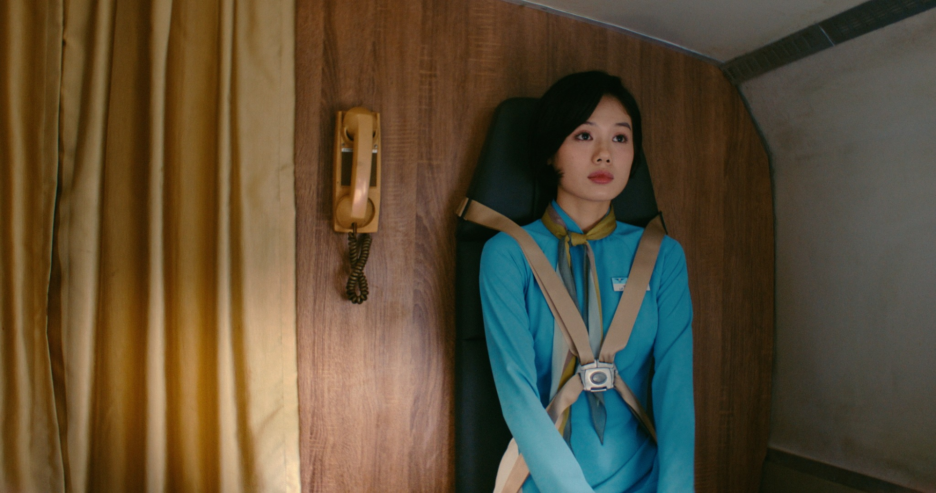 Tóm dính cặp sao Vbiz cùng về sau sự kiện: Nhan sắc vàng ròng cả đôi, ngắm quên sầu là có thật