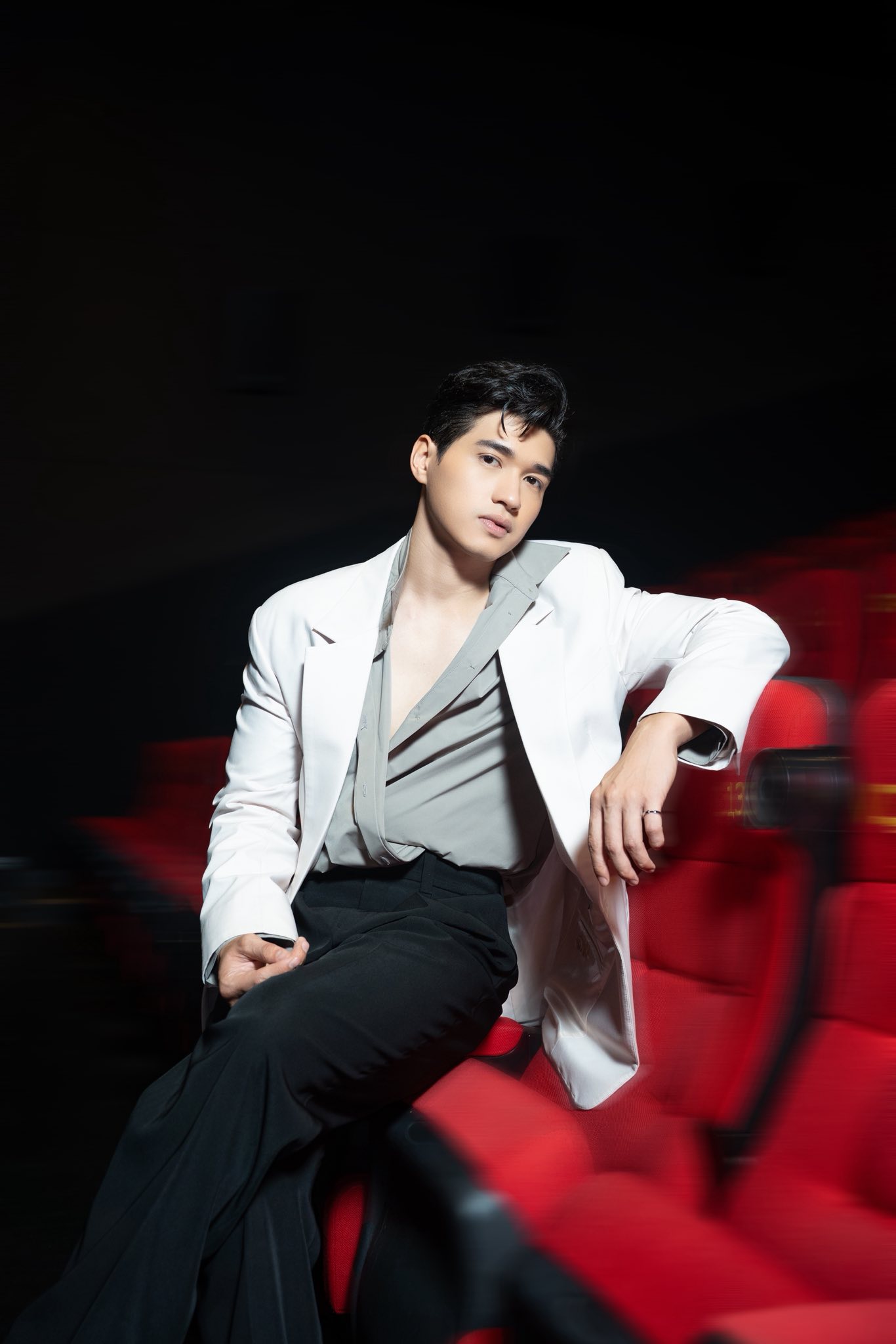 Tóm dính cặp sao Vbiz cùng về sau sự kiện: Nhan sắc vàng ròng cả đôi, ngắm quên sầu là có thật