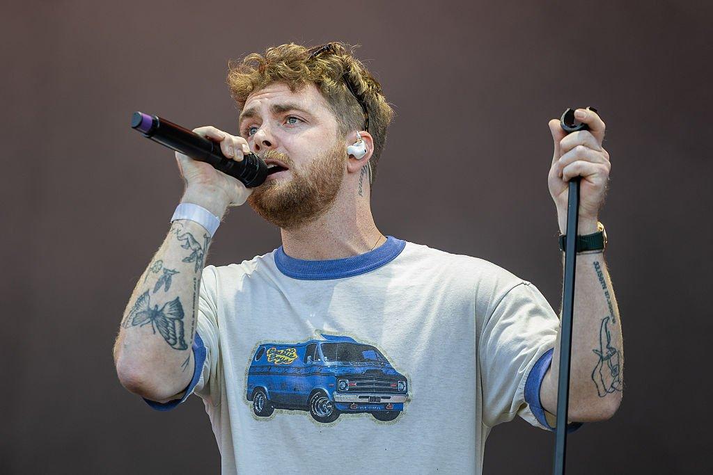 Trước khi được công nhận với vai trò ca sĩ - nhạc sĩ, Alex từng được biết đến rộng rãi là một creator trên YouTube và TikTok (Ảnh: X)