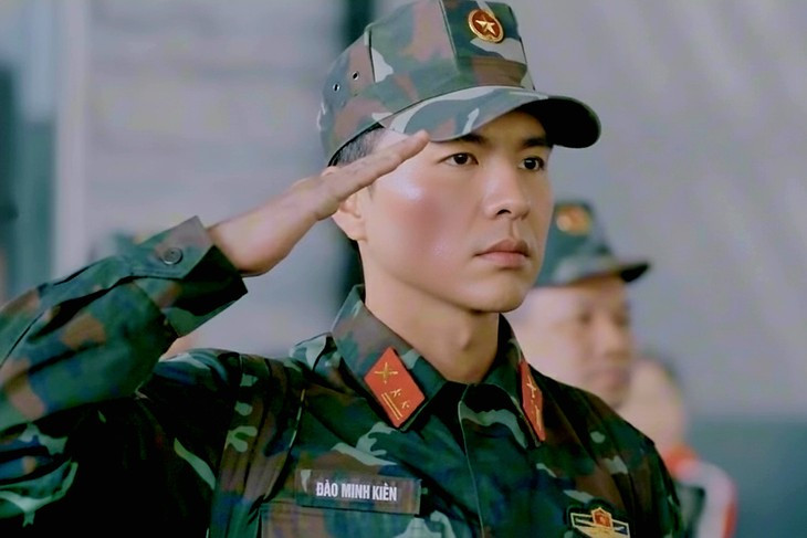 Steven Nguyễn được khen thể hiện tốt hình ảnh người lính