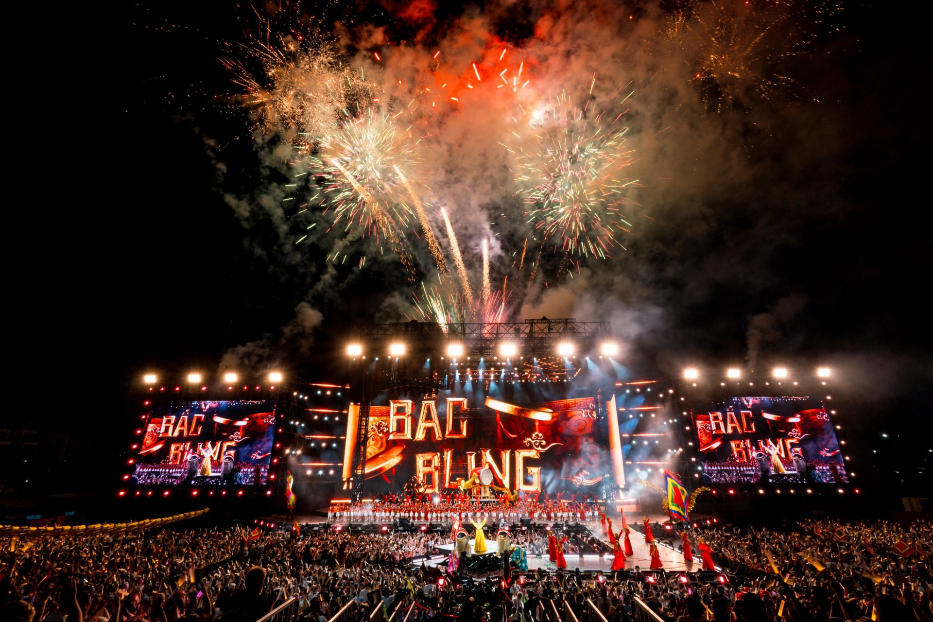 Sau hơn 10 năm hoạt động, năm 2025 được xem là bước ngoặt lớn nhất trong sự nghiệp của Hoà Minzy với Bắc Bling (Ảnh: FBNV)