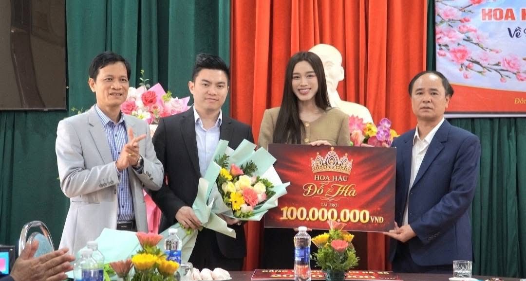 2,6 tỷ sau đám cưới của Hoa hậu Đỗ Hà và TGĐ Viết Vương