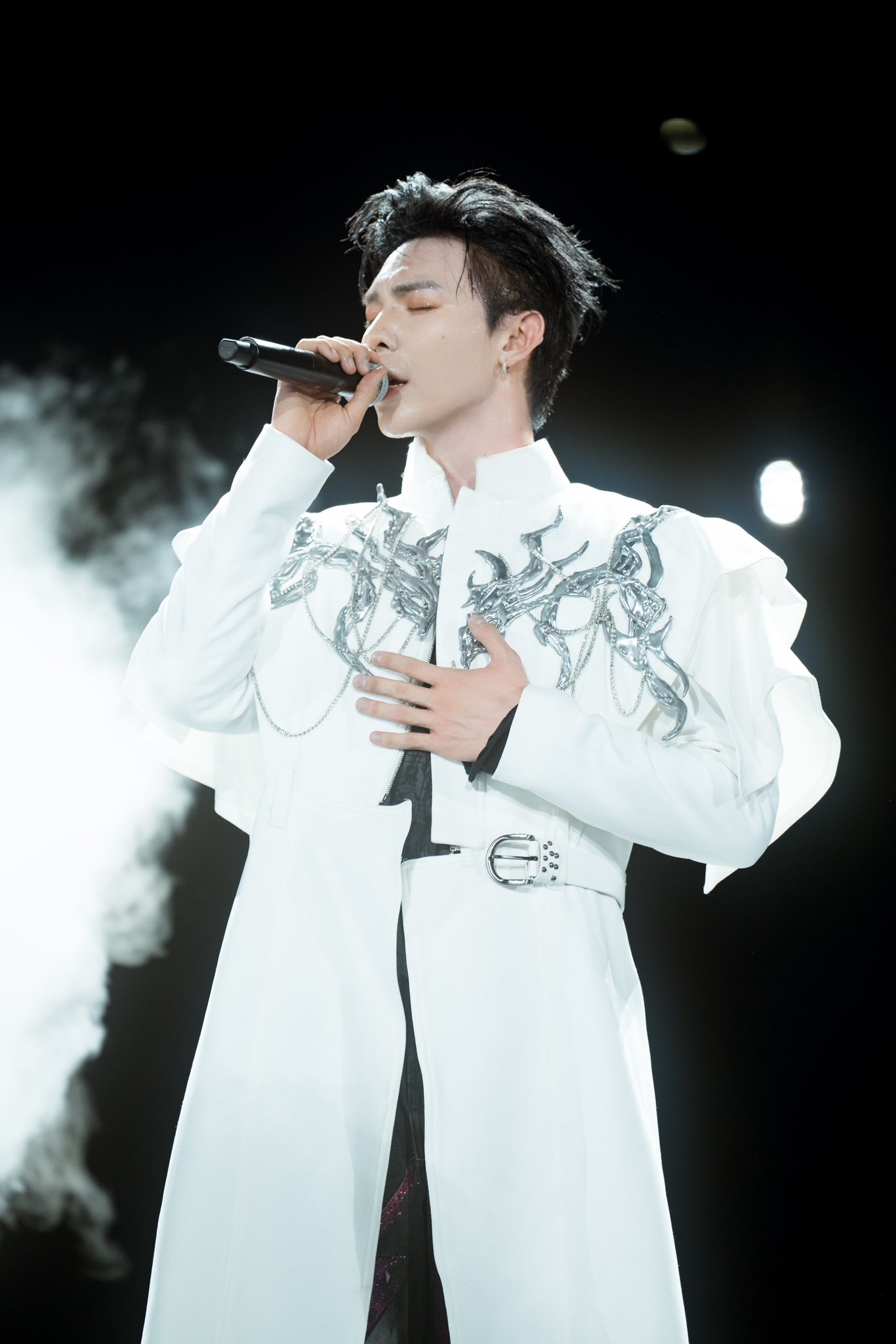 Nữ ca sĩ được Bộ VH-TT-DL vinh danh: Tổ chức fan-concert 8000 người, cả dàn sao hạng A góp vui 