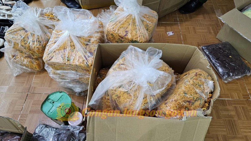 Các nguyên liệu thực phẩm không rõ nguồn gốc