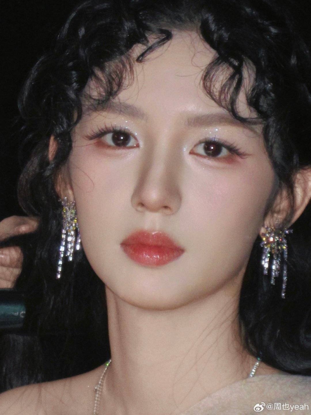 Cận cảnh nhan sắc đẹp chấn động thế gian của Châu Dã.