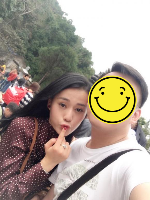 Phương Oanh và em trai (Ảnh: FBNV)