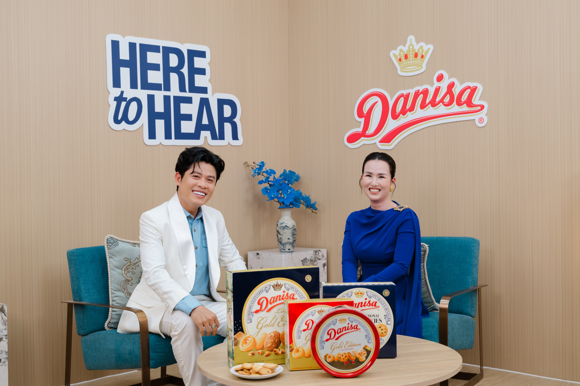 Nhạc sĩ Nguyễn Văn Chung và ca sĩ Võ Hạ Trâm