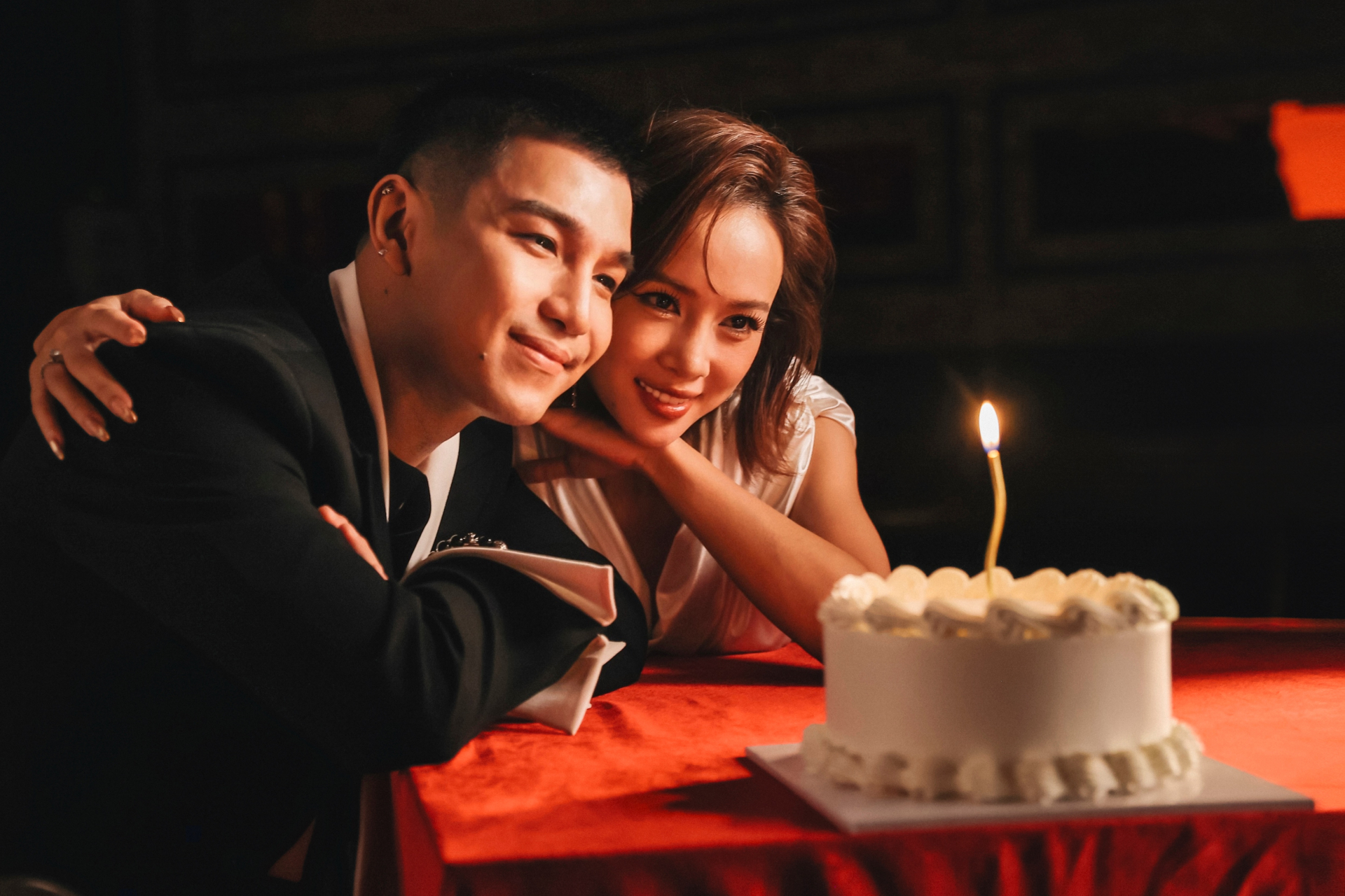 Chiếc “máy bay giấy” của (S)TRONG Trọng Hiếu: Khép lại 10 năm “đủ nắng” rực rỡ, chạm tới bao trái tim yêu nhạc