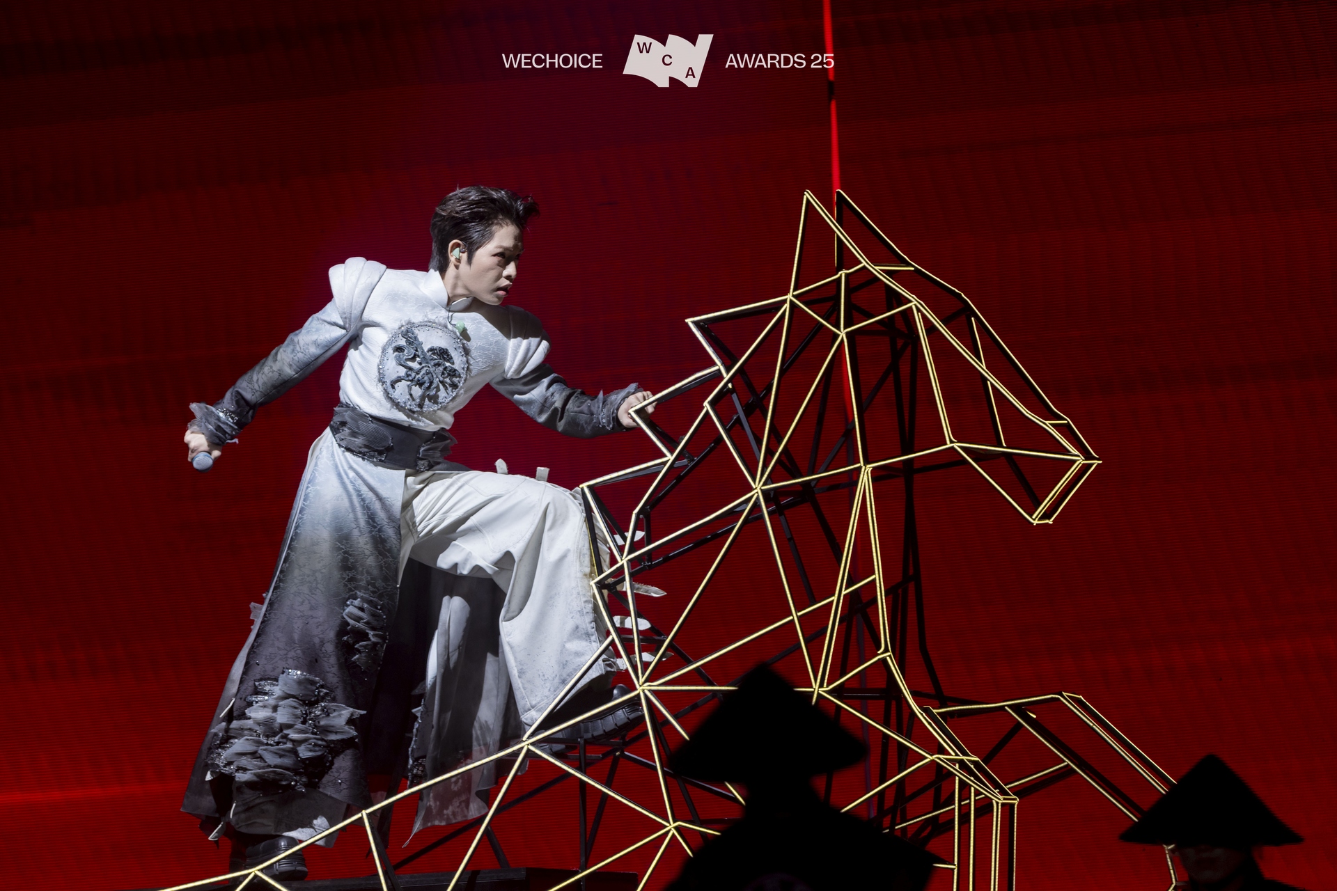 Hòa Minzy “quẩy tung” với hit Bắc Bling, Đức Phúc tái hiện màn trình diễn khuynh đảo quốc tế tại Gala Wechoice Awards 2025 