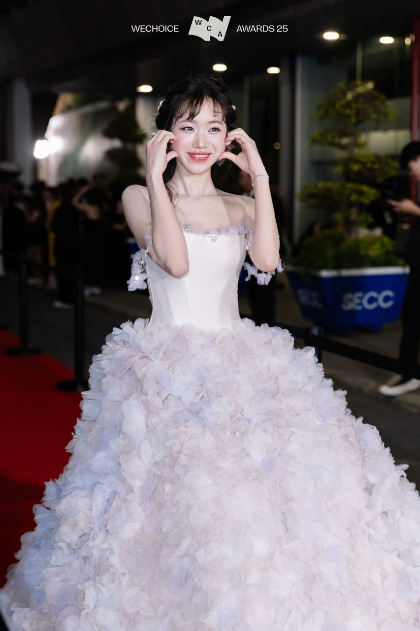 Meichan thả một tim còn netizen thả nghìn tim cho nhan sắc này.