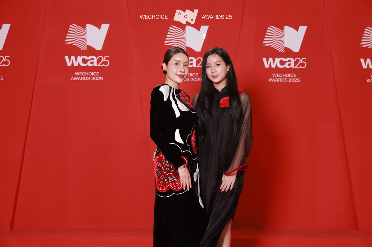 Mina Hồ - con gái nhạc sĩ/ NSƯT Hồ Hoài Anh và ca sĩ Lưu Hương Giang. 