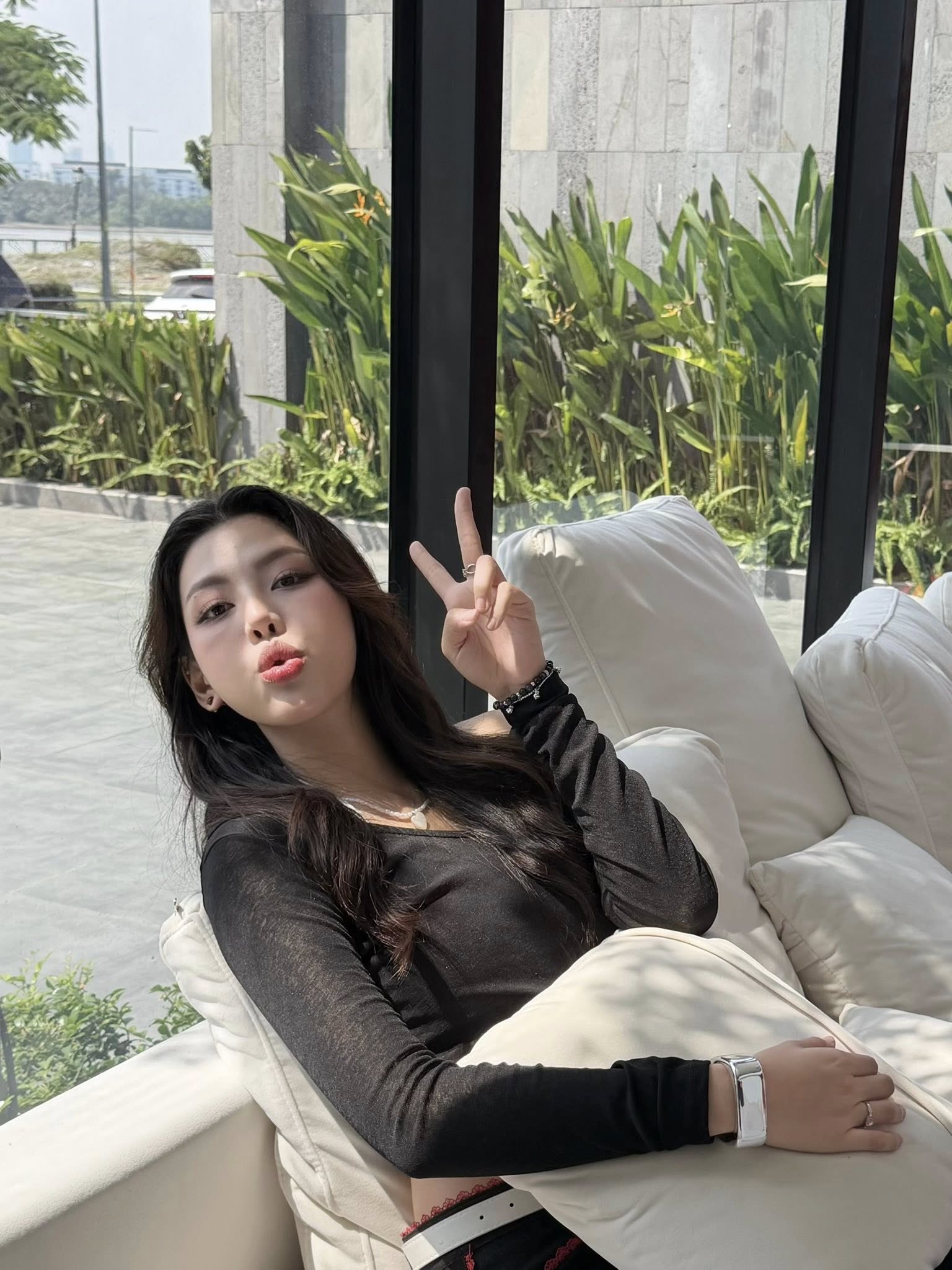 Quá khứ của Trấn Thành và cô bé bán cơm gà: 10 năm sau ai cũng nổi tiếng hơn