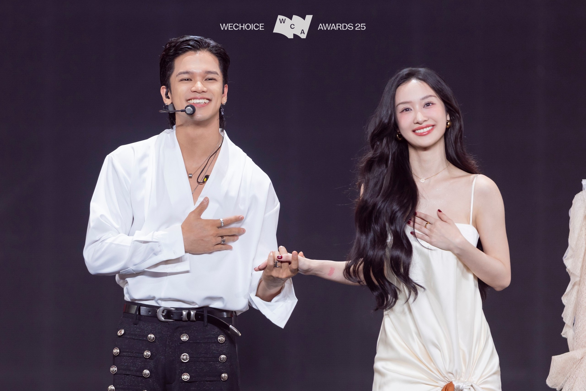 Không thể rời mắt trước màn kết hợp này: Mỹ nhân quyến rũ nhất Việt Nam khiến “kho báu” thêm phần ngọt ngào, tuyệt đối điện ảnh