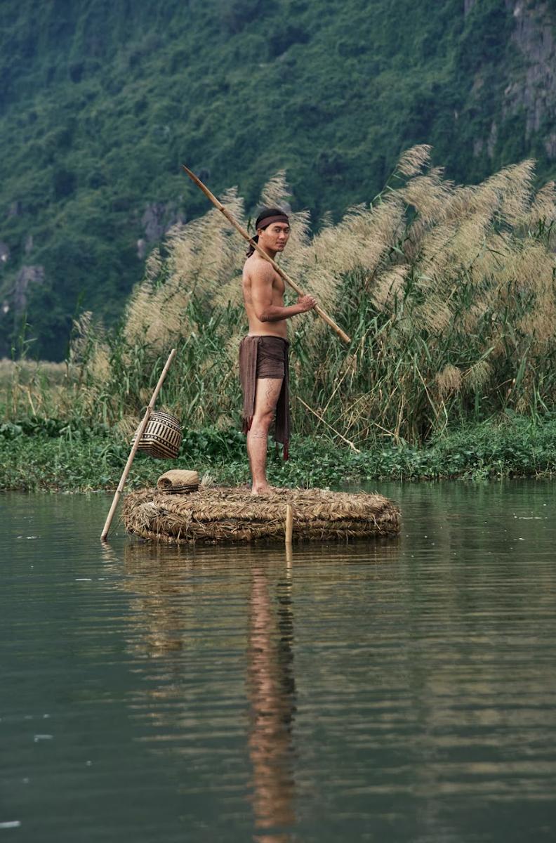 Lâu rồi mới có phim cổ trang Việt nhiều trai xinh gái đẹp đến vậy, nhìn nam chính mà không thở nổi