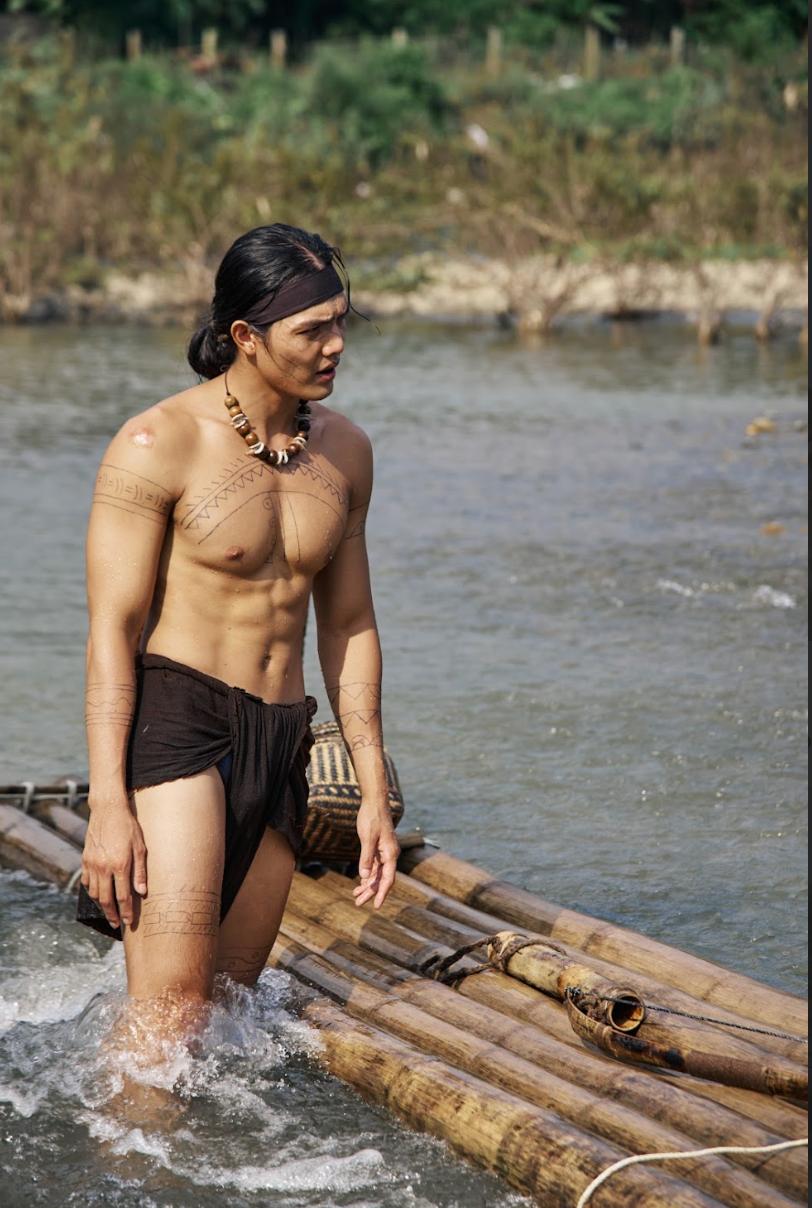 Lâu rồi mới có phim cổ trang Việt nhiều trai xinh gái đẹp đến vậy, nhìn nam chính mà không thở nổi