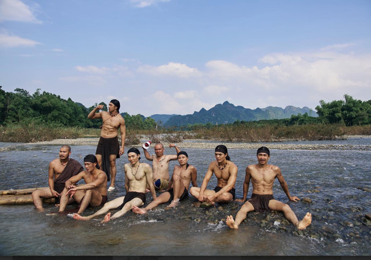 Lâu rồi mới có phim cổ trang Việt nhiều trai xinh gái đẹp đến vậy, nhìn nam chính mà không thở nổi