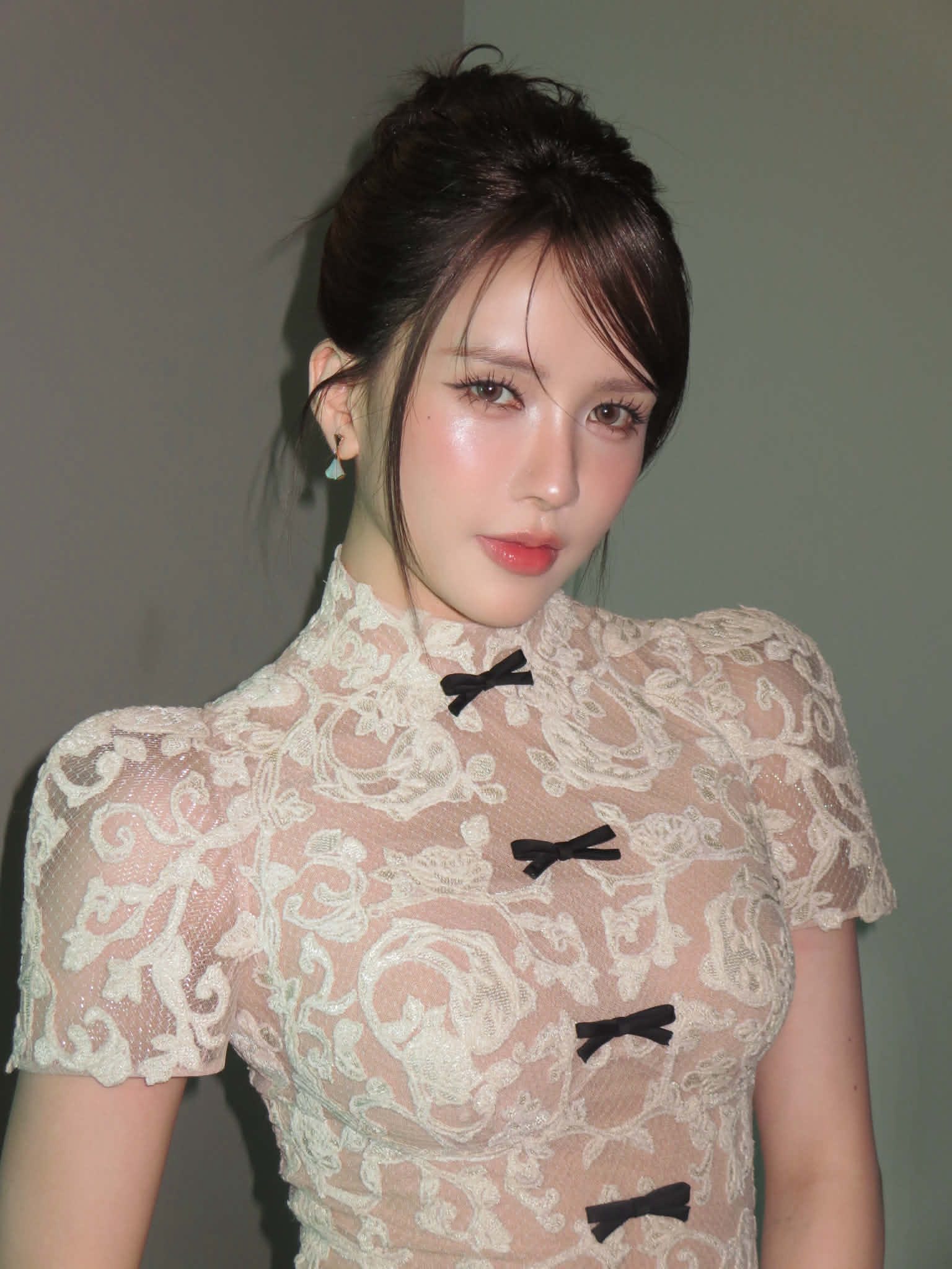 Sau khi tách nhóm và hoạt động solo, Thiều Bảo Trâm kiên trì xây dựng hình ảnh cá nhân với loạt sản phẩm được đầu tư chỉn chu (Ảnh: FBNV)