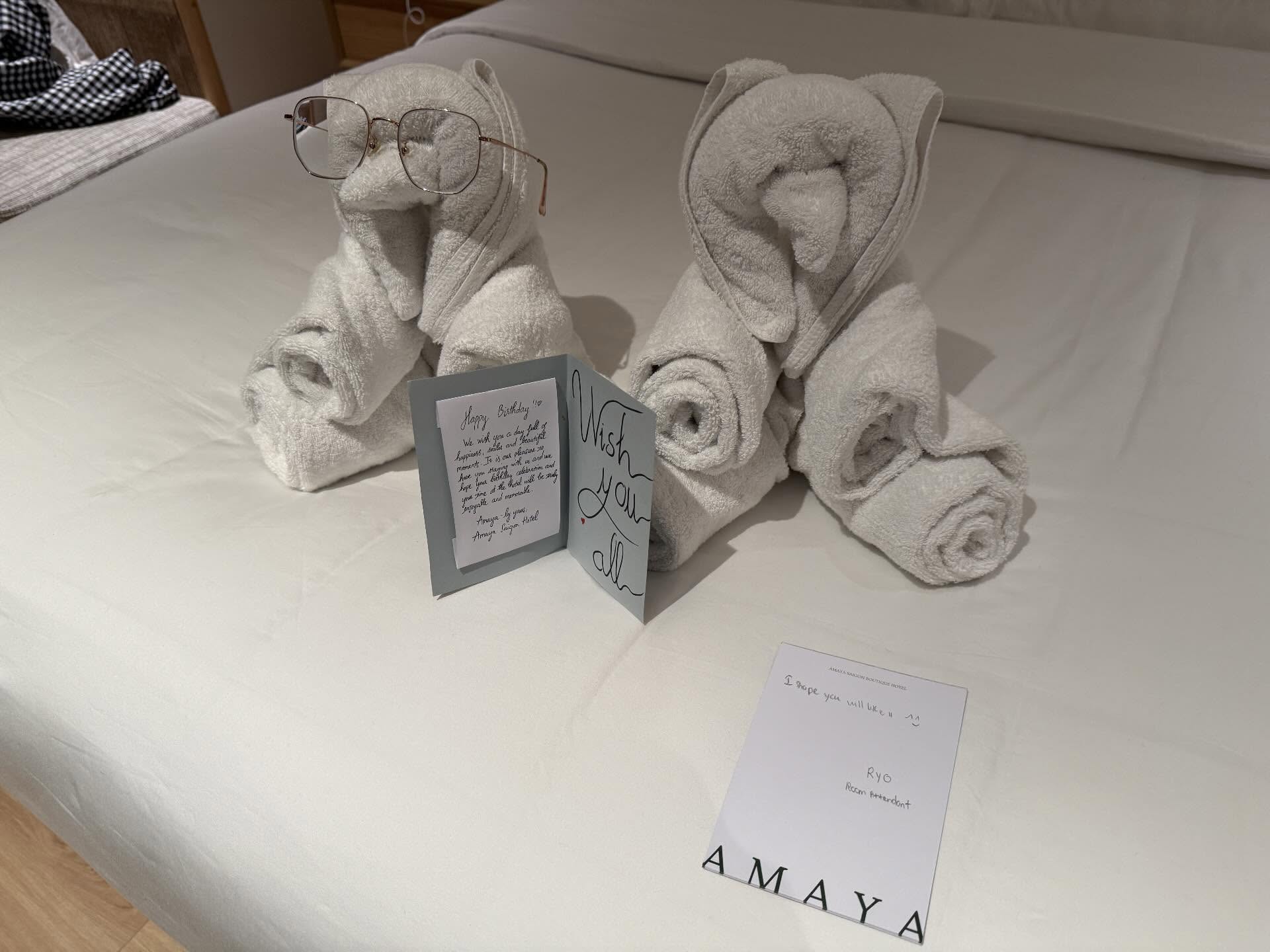 Khách Tây chi 100 nghìn thử thách nhân viên khách sạn, sững sờ nhận về nguyên con cá sấu khổng lồ