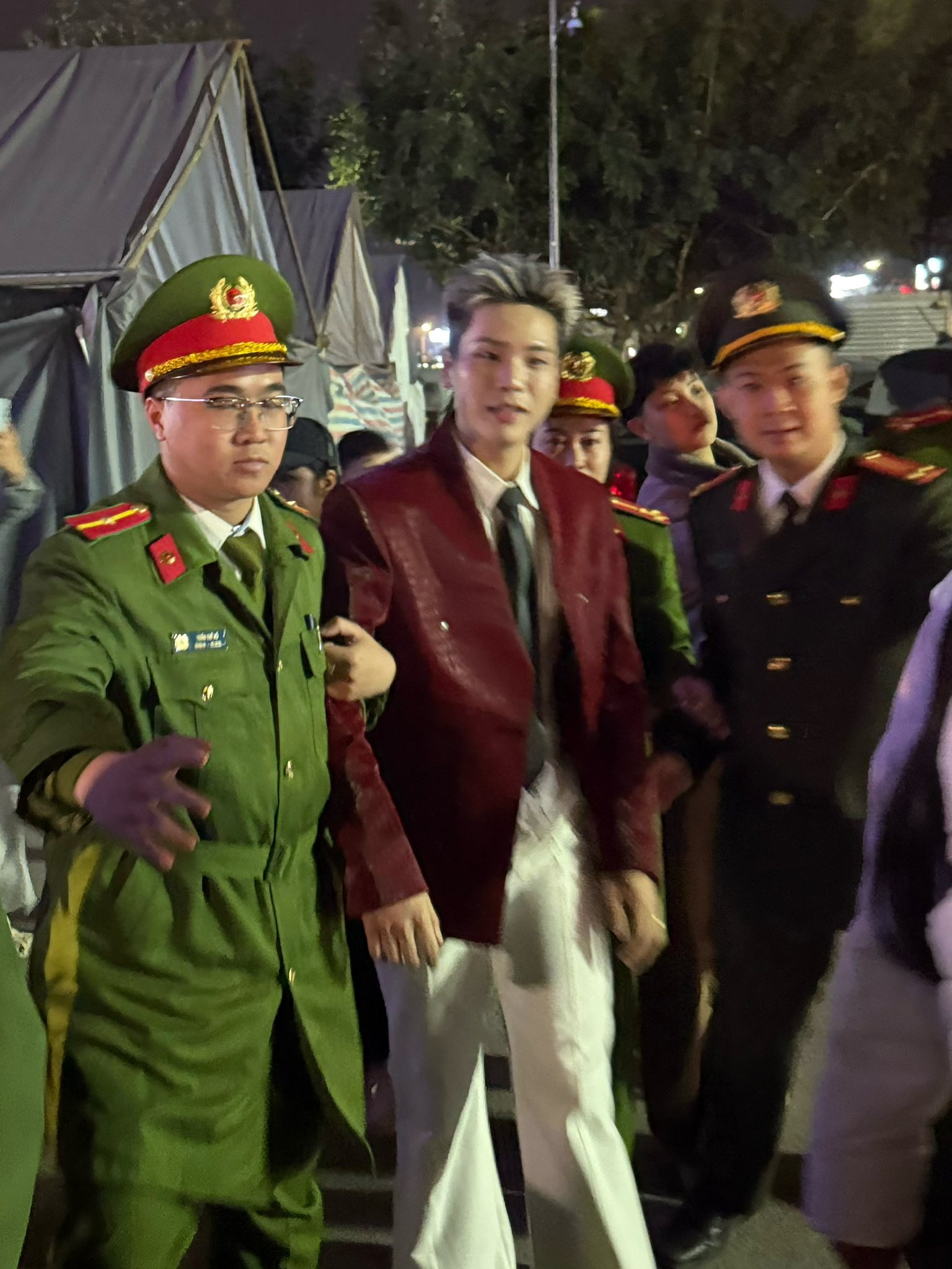 Việt Nam có ca sĩ gây bão sự kiện văn hóa - nghệ thuật quốc tế: Visual giọng hát miễn chê, làm gì cũng viral rần rần