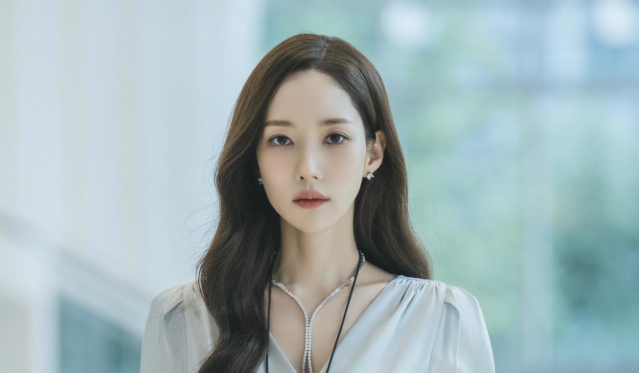 Không ai dám nhìn thẳng vào mặt Park Min Young