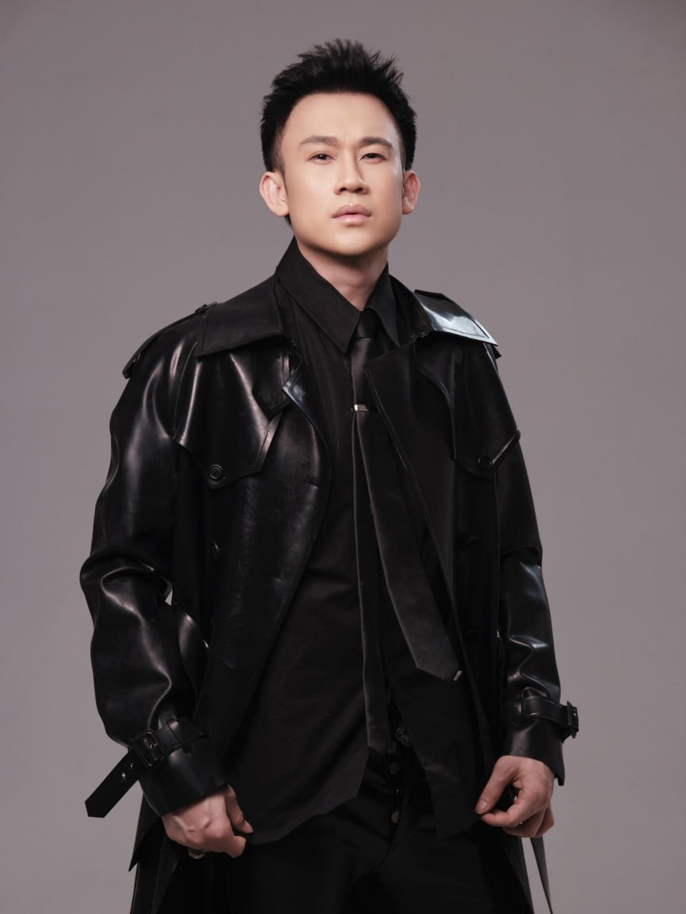 Trưa ngày 10/2, nam ca sĩ Dương Triệu Vũ gây bất ngờ khi đăng tải thông báo chính thức trên trang cá nhân về việc rút khỏi hai đêm nhạc sắp tới tại Mỹ (Ảnh: FBNV)