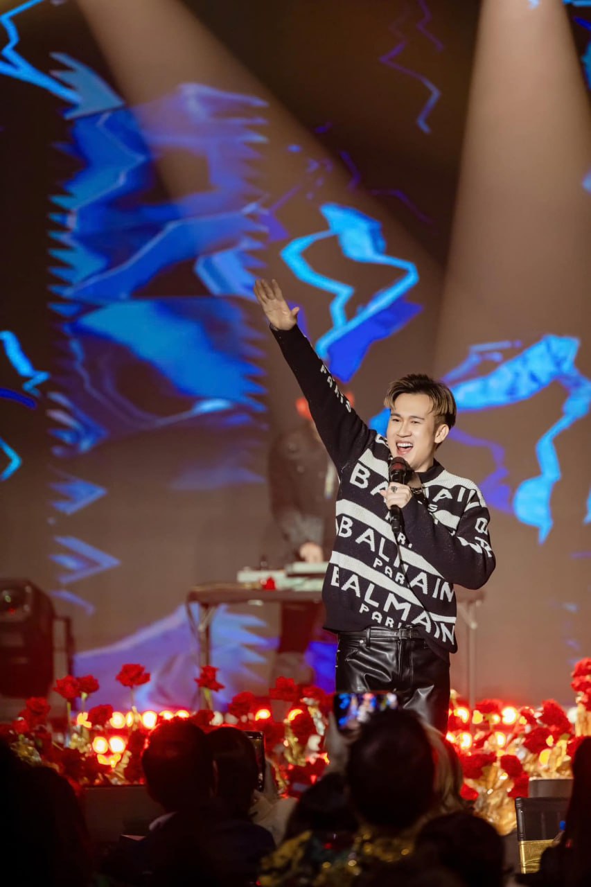 Dương Triệu Vũ (tên thật là Võ Nguyễn Tuấn Linh) sinh ngày 01/01/1984 tại Cam Ranh, Khánh Hòa (Ảnh: FBNV)