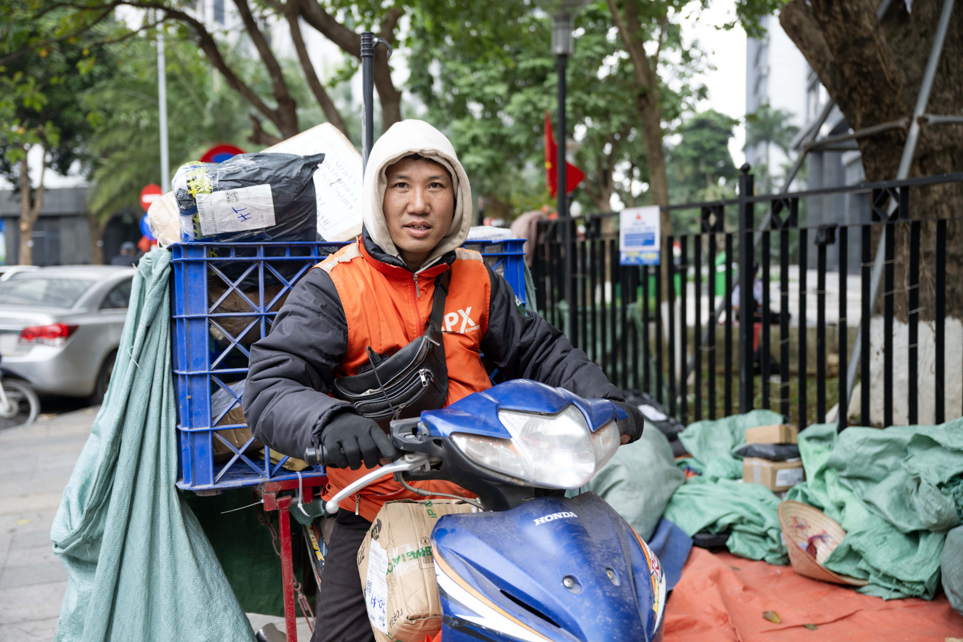 Những đơn hàng cuối cùng của năm đang được giao đi chuyến cuối