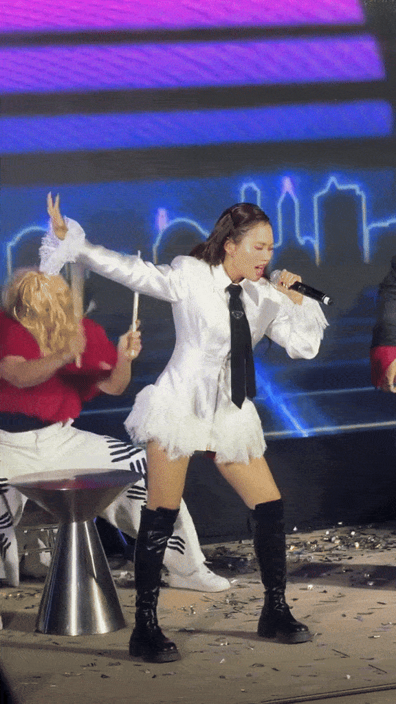 Phương Mỹ Chi nhập vai Tóc Tiên quậy banh MXH, chính chủ phải nhắc nhở 1 điều