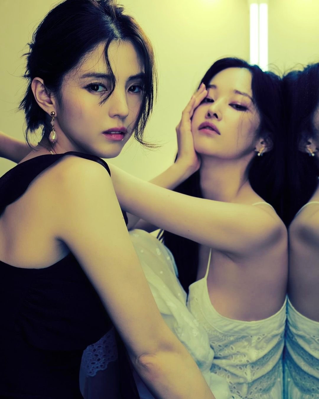 Project Y còn bị chê khi lấy việc hành hạ phụ nữ, khoe thân nữ diễn viên làm điểm thu hút khán giả.