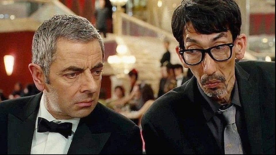 Khoảnh khắc tỏa sáng hiếm hoi của Xa Bảo La là đóng cặp cùng Rowan Atkinson (Mr. Bean) trong phim Johnny English. Ảnh: Weibo