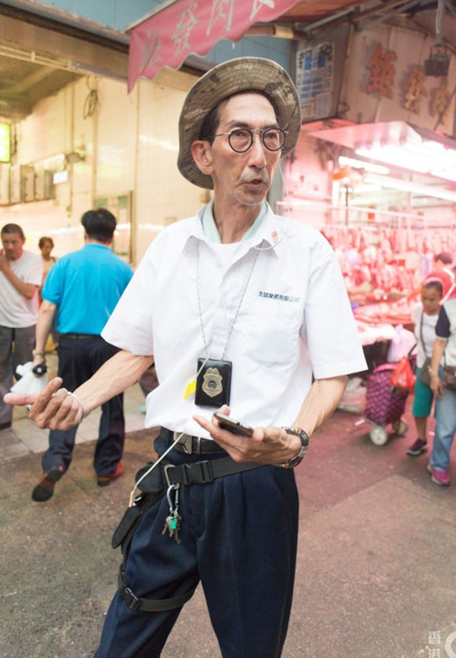 Xa Bảo La làm đủ việc để mưu sinh. Ảnh: Weibo