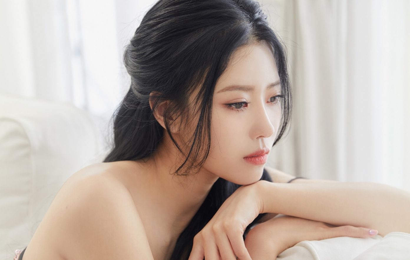       Mijoo bị bạn trai 