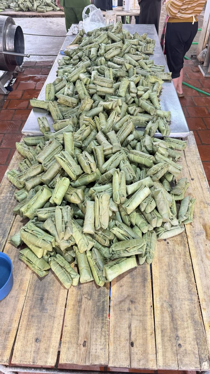 750 cây giò, 720 túi xúc xích chứa chất cấm: Khởi tố mẹ con chủ cơ sở tại chợ đầu mối Đông Tảo