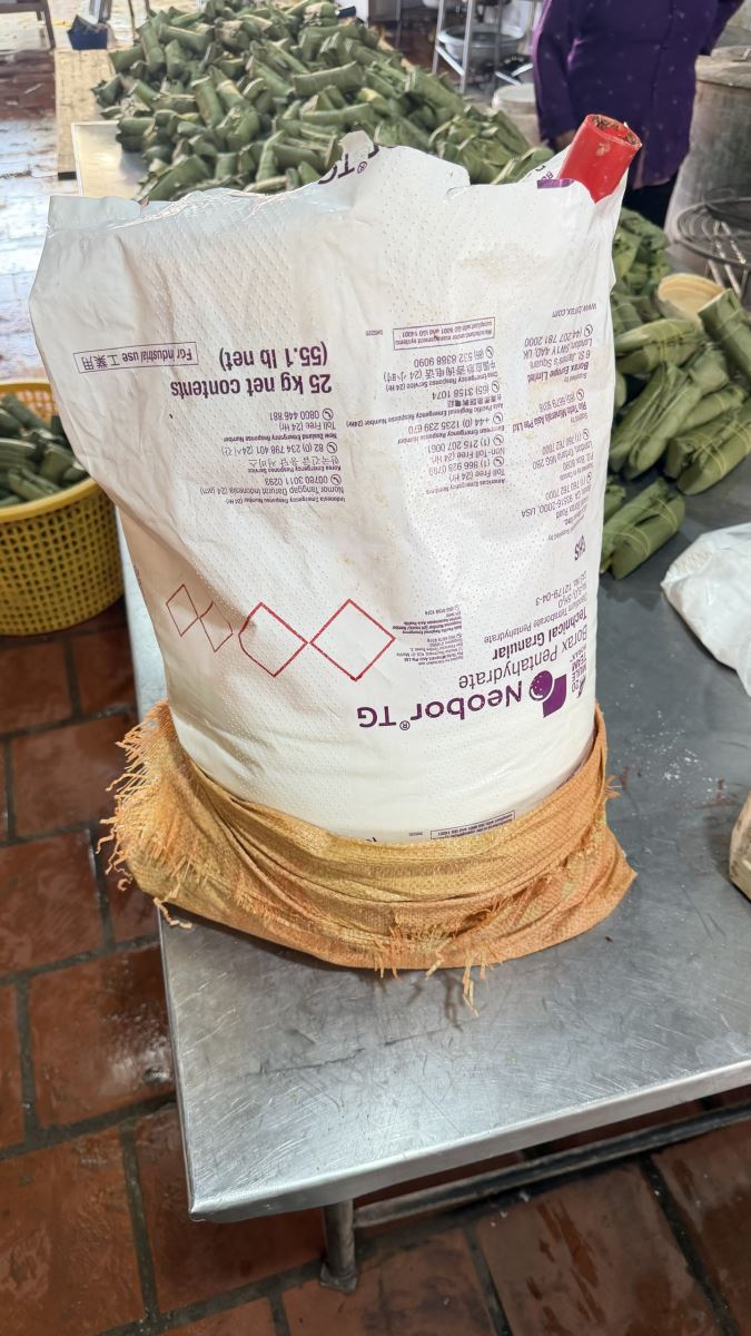   Lực lượng chức năng phát hiện cơ sở sản xuất sử dụng hàn the - Chất cấm trong sản xuất thực phẩm  