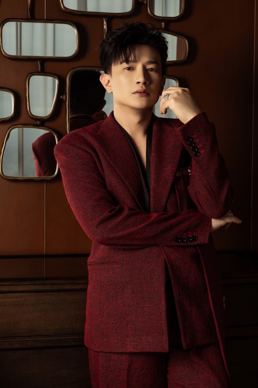 Dược Sĩ Tiến vốn không phải là gương mặt xa lạ trong giới giải trí (Ảnh: FBNV)