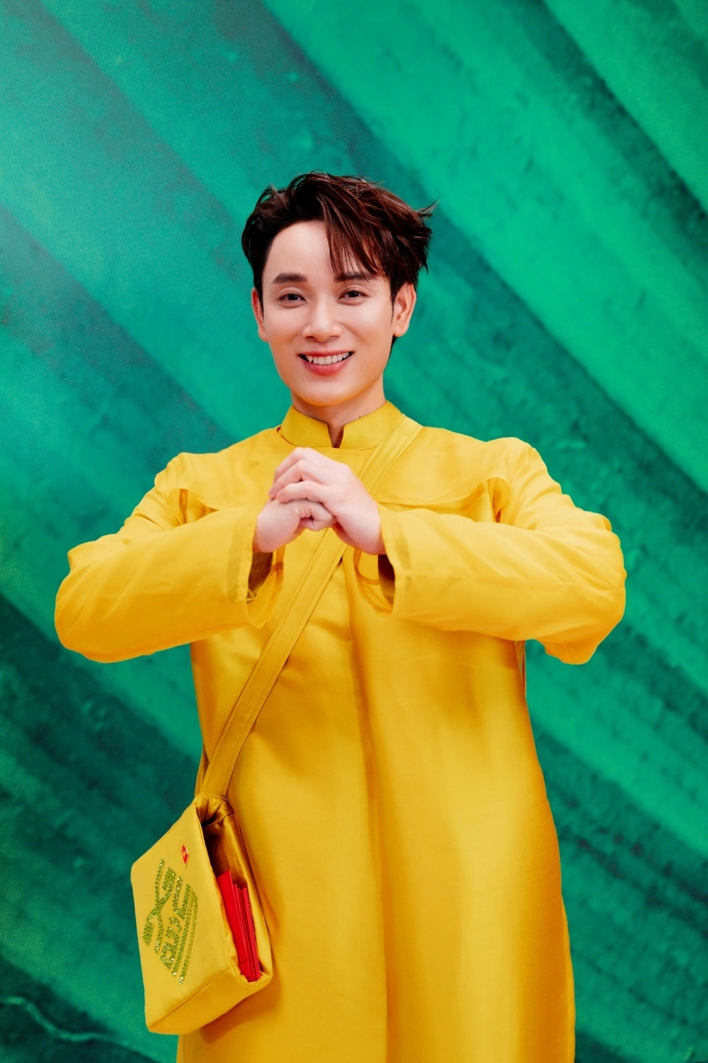 Vạn Sự Như Ý của Trúc Nhân có giai điệu sôi động, vũ đạo dễ nhớ cùng thông điệp tích cực 