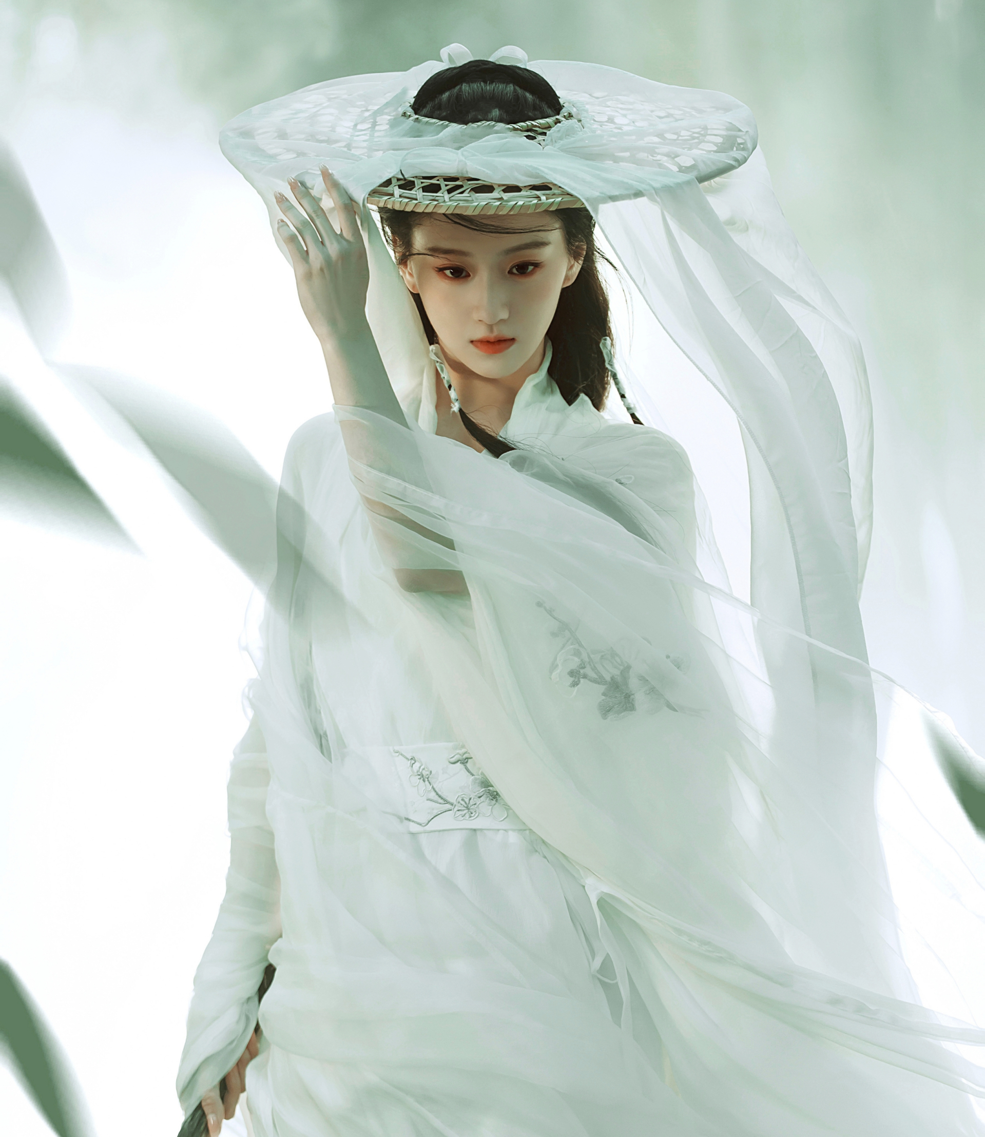 Bao Thượng Ân cũng có nhiều scandal nhưng vẫn được nâng đỡ