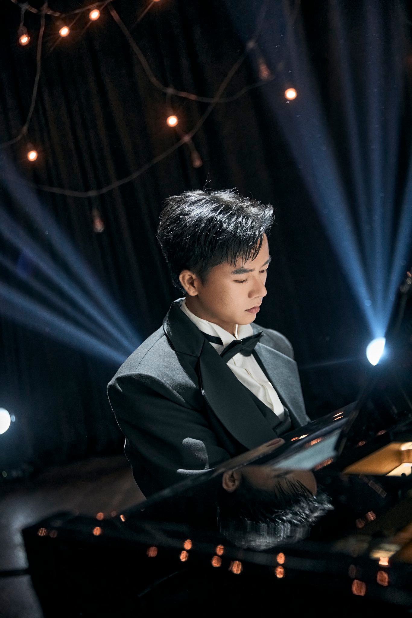 Không dừng lại ở đó, dịp Valentine vừa qua, Bùi Công Nam tiếp tục “ghi điểm” khi tạo trend với ca khúc I Love You (Ảnh: FBNV)