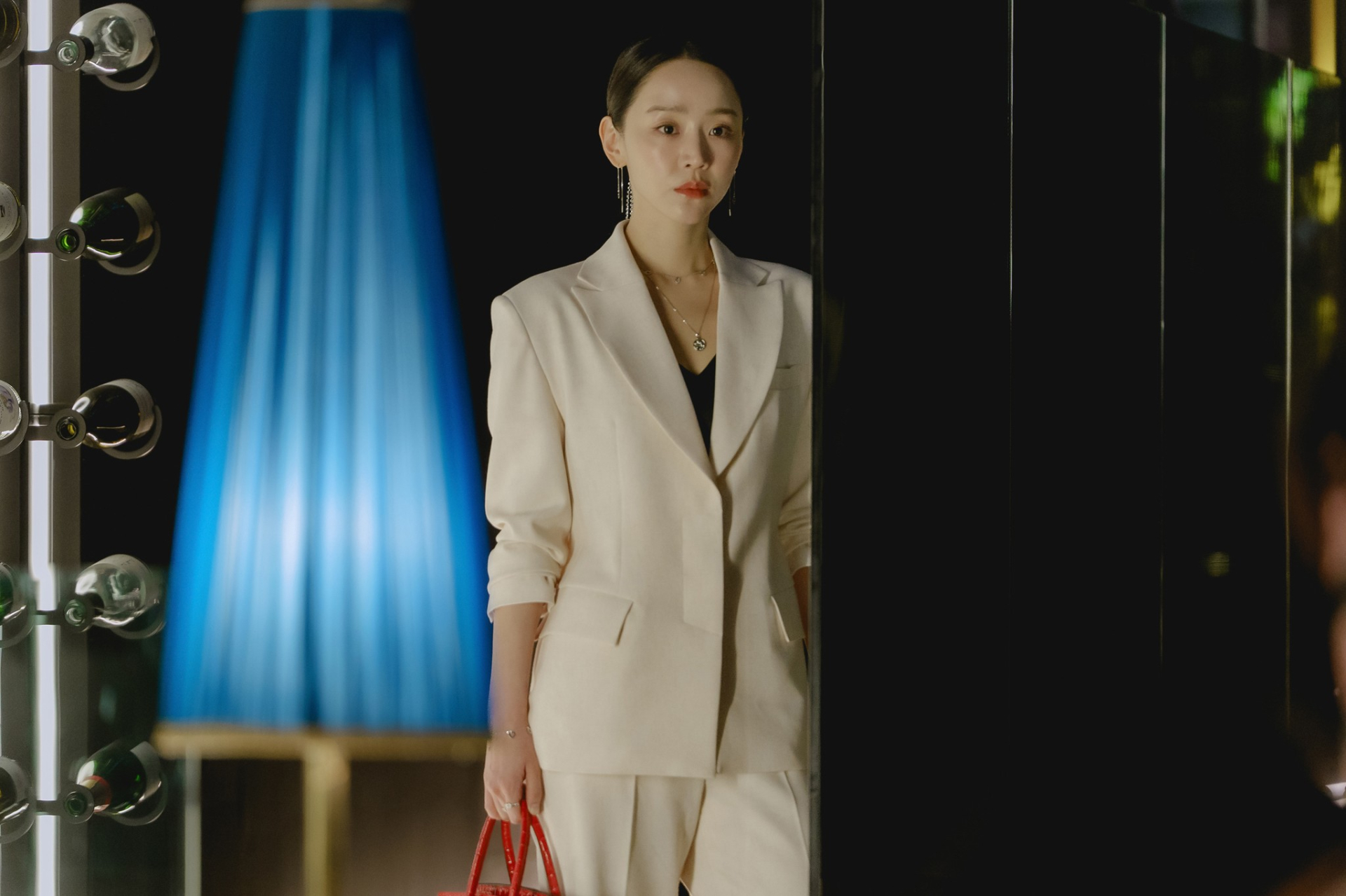 Hạt sạn to đùng trong The Art Of Sarah