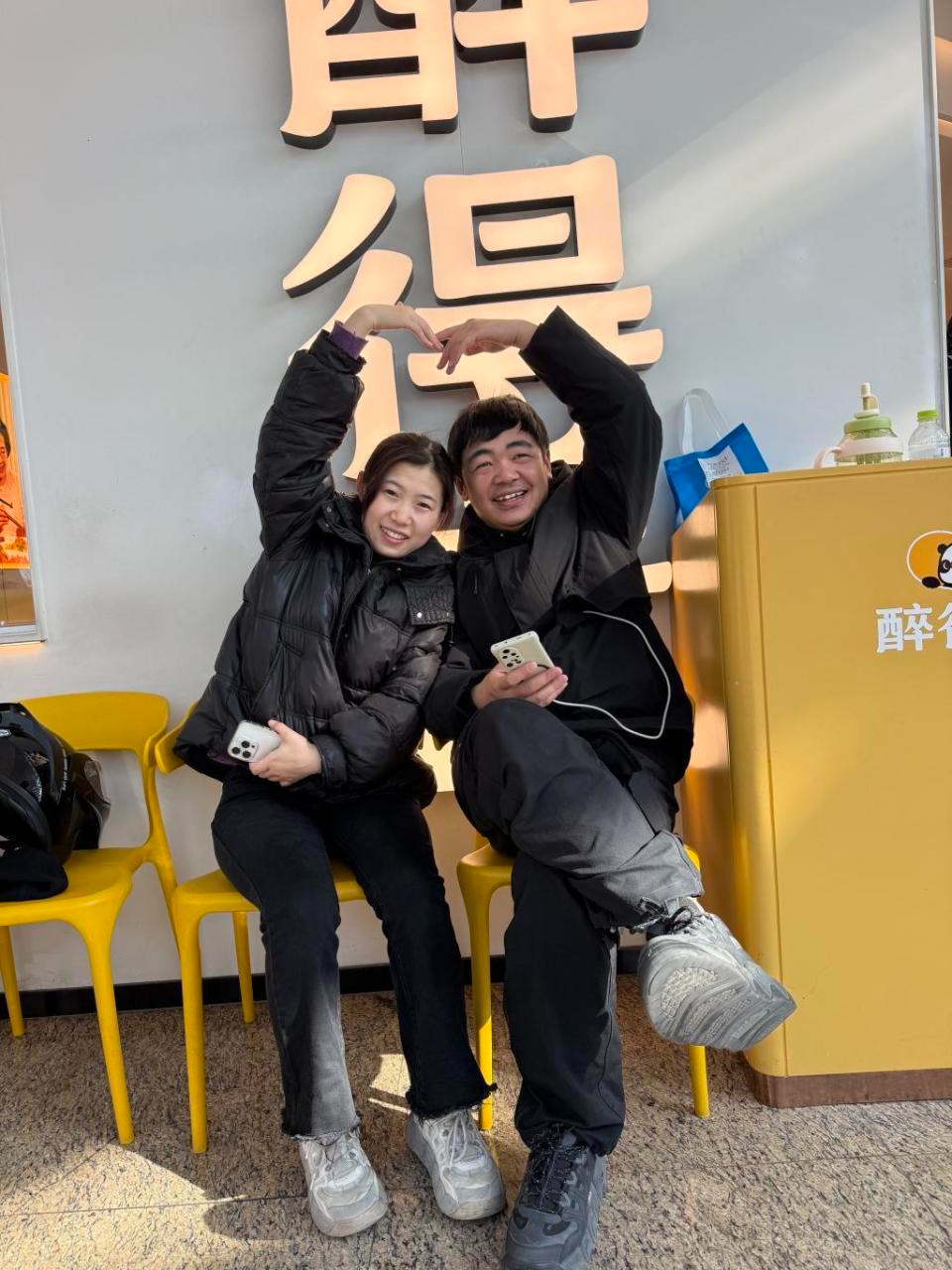 Cặp đôi đang nỗ lực mỗi ngày để trả nợ