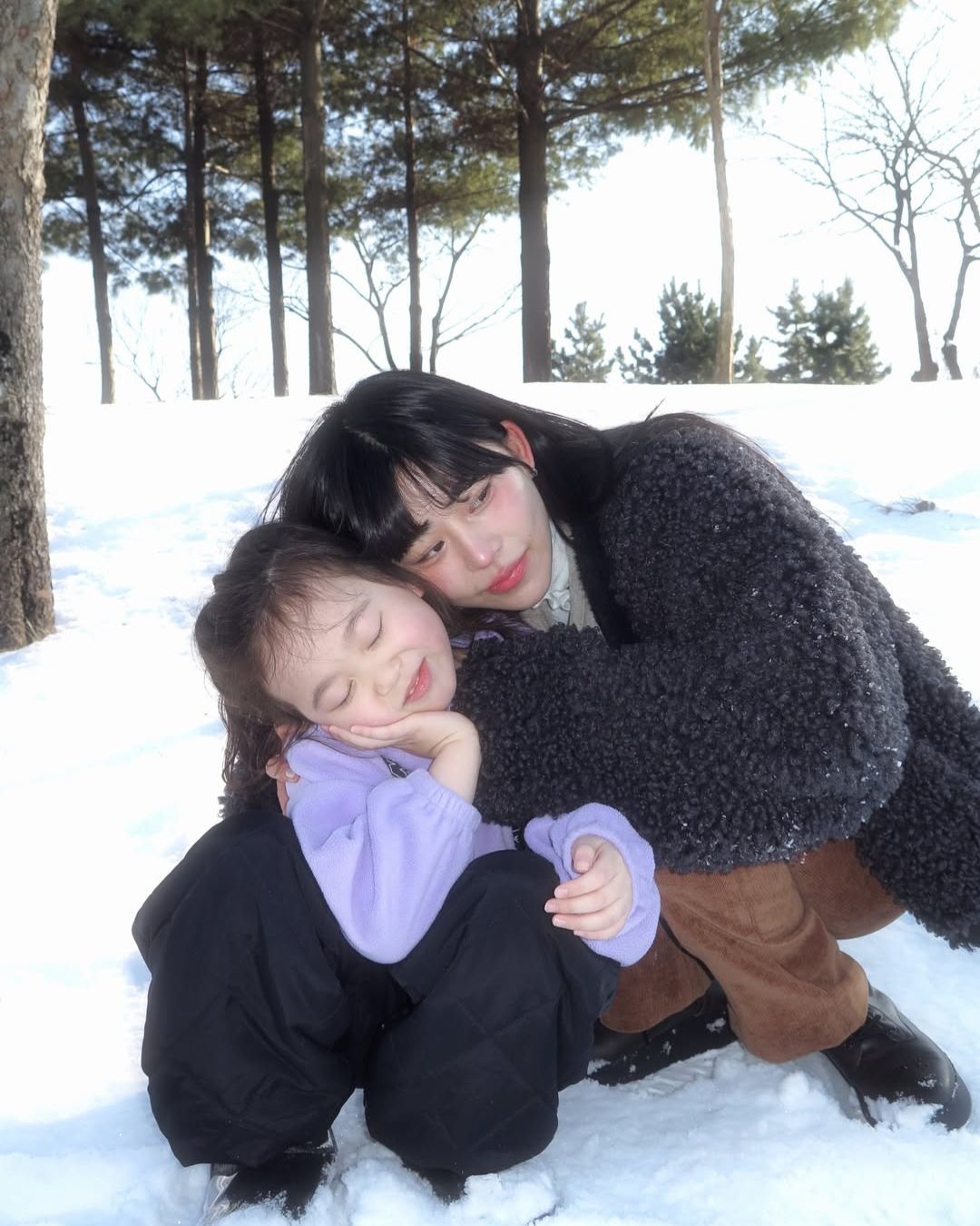 Noh Seulbi và con gái.